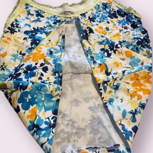 Women's MODA International Set Of Two Floral Camisoles Bow And Ruffle Sz Medium - Picture 10 of 13